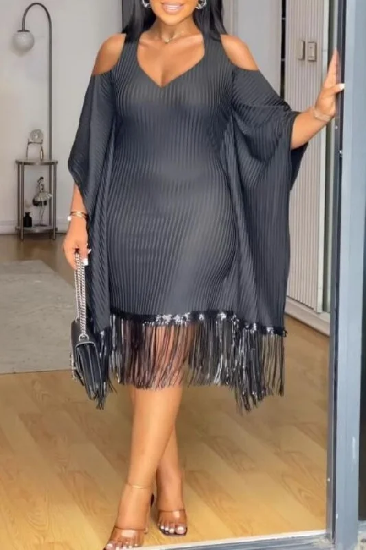 Grab Romantic Date - Night Styles Now Black Cold Shoulder Batwing Sleeve Stylish Tassel Hem Midi Dress