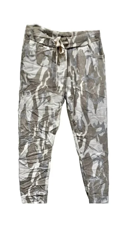 Fashion Forward, Function First Women's Faded Snake Jogger In Camo