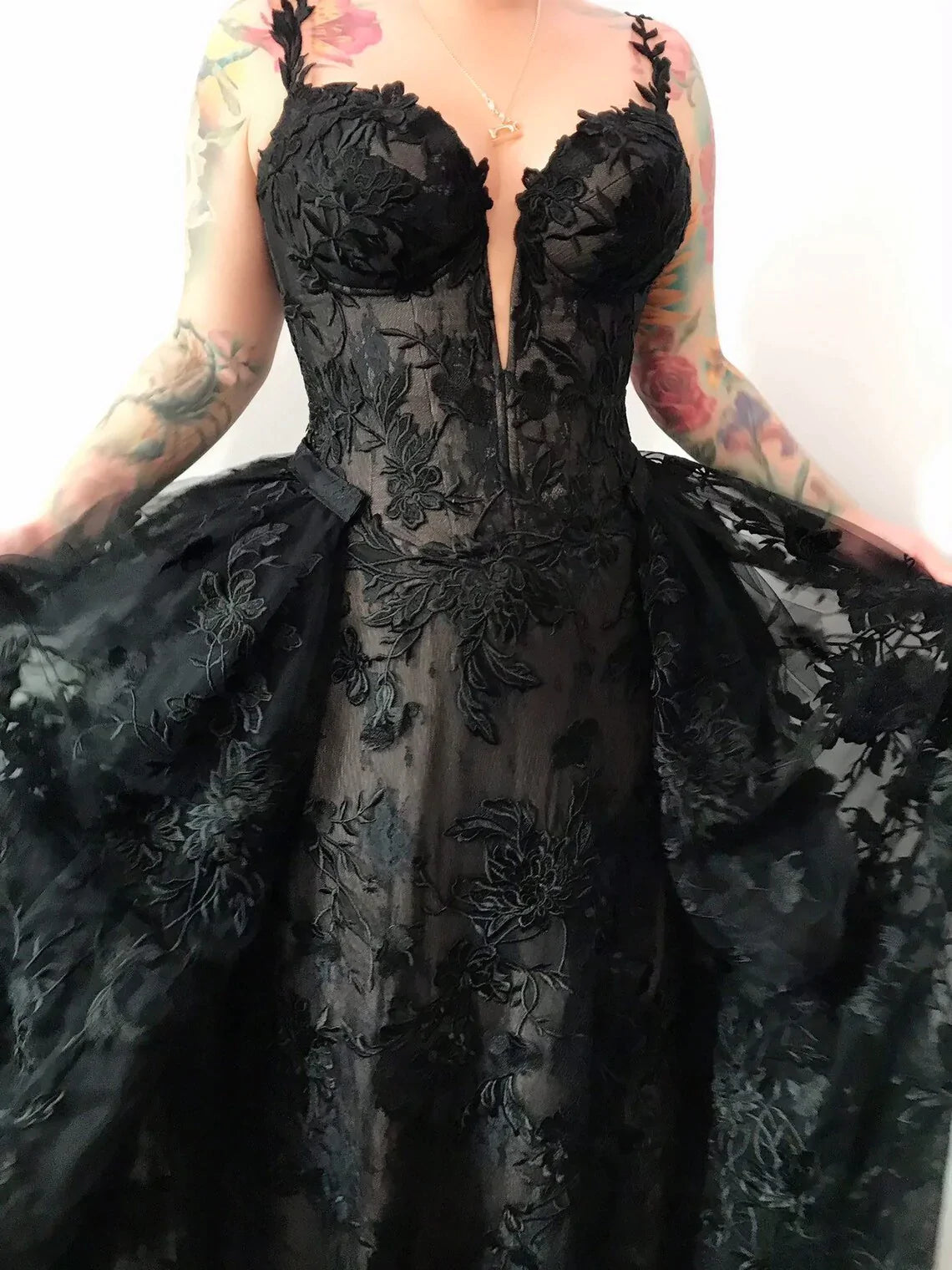 Elegant Ensemble Gothic Black corset lace wedding dress with detachable skirt