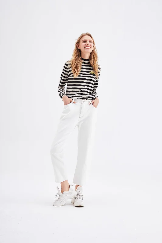 Trend Forward Women's Wear White Crop Flare Jeans-Sample