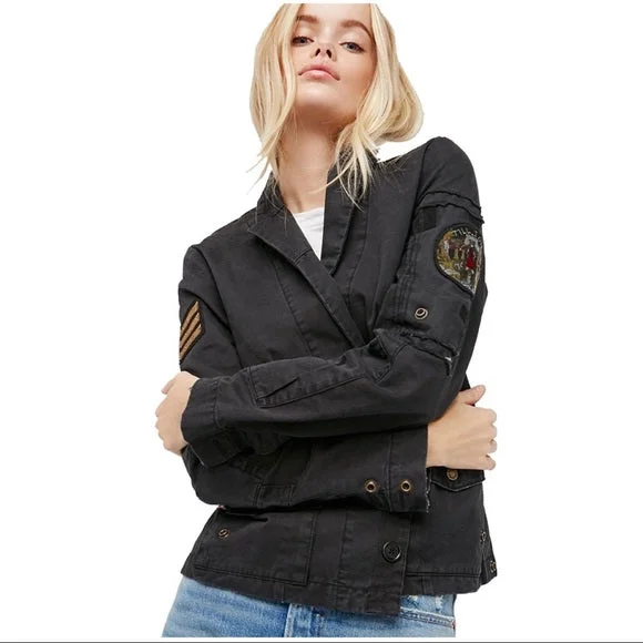 Casual Chic Virginia Grunge Jacket - Black