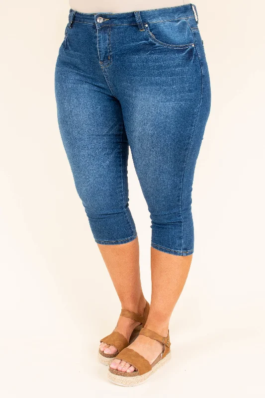 Effortless Sophistication Basically Famous Capris, Medium Wash