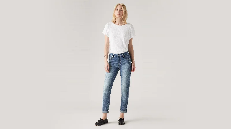 Elegant Ensemble Levi's® Women's Mid-Rise Boyfriend Jeans