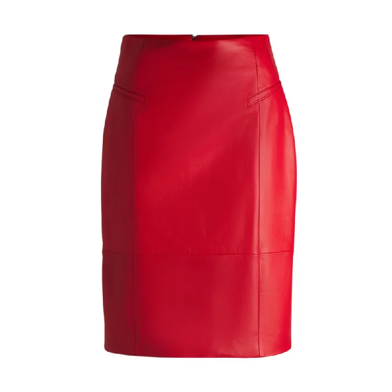 Vibrant Femme Fashion Pencil skirt in lustrous leather